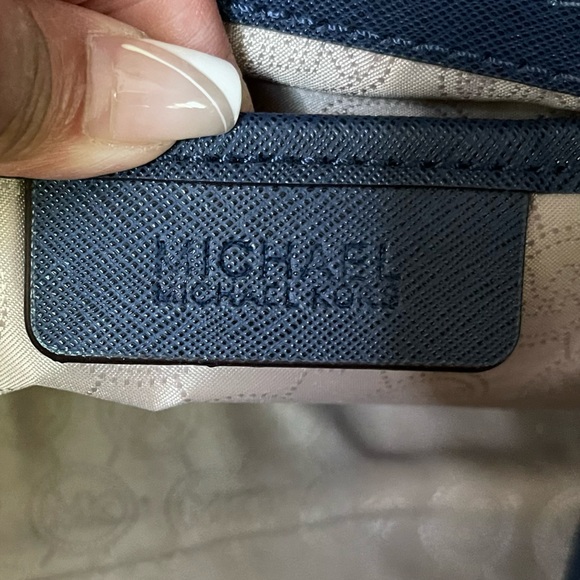Micheal Kors Deep Navy Blue/Black with Studds bag - Picture 9 of 9